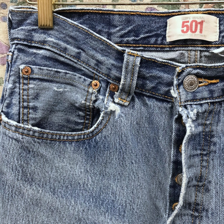 levis with button back pockets